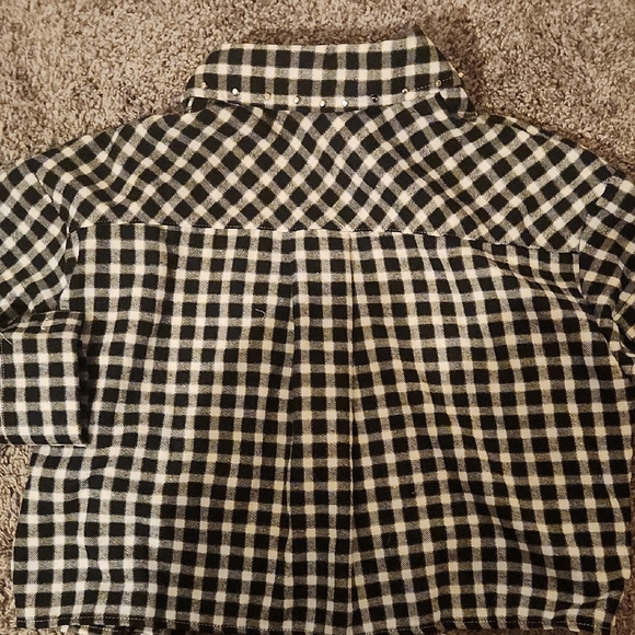 Black and White Plaid Button-Up Shirt - Picture 2 of 3